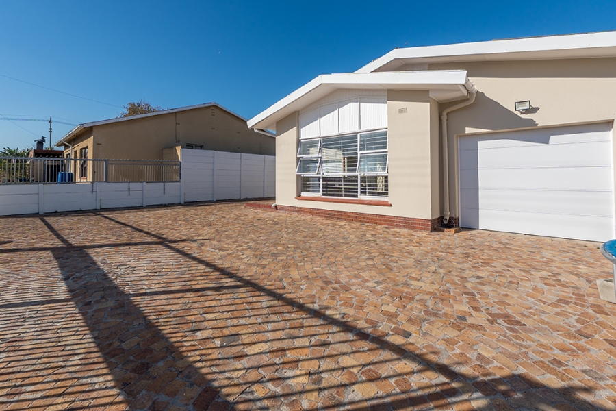 To Let 3 Bedroom Property for Rent in Townsend Estate Western Cape